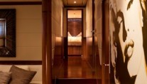 ABILITY Mangusta 130 -  Entrance to lower Salon